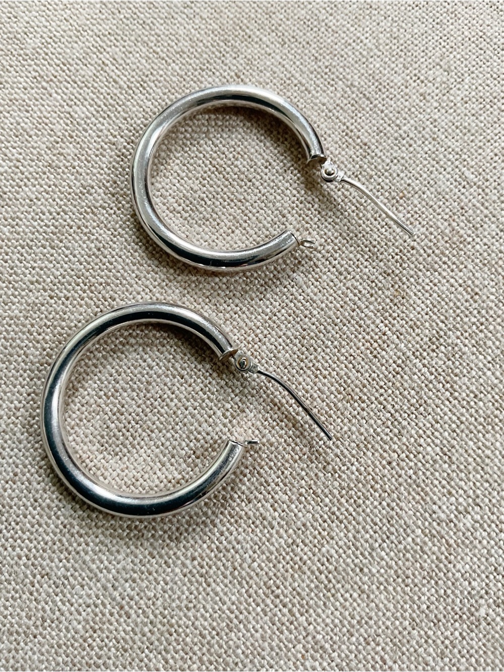 14K White Gold Hoop Earrings 25mm 1” Tubular Hoops Israel 1.73g - Picture 4 of 10